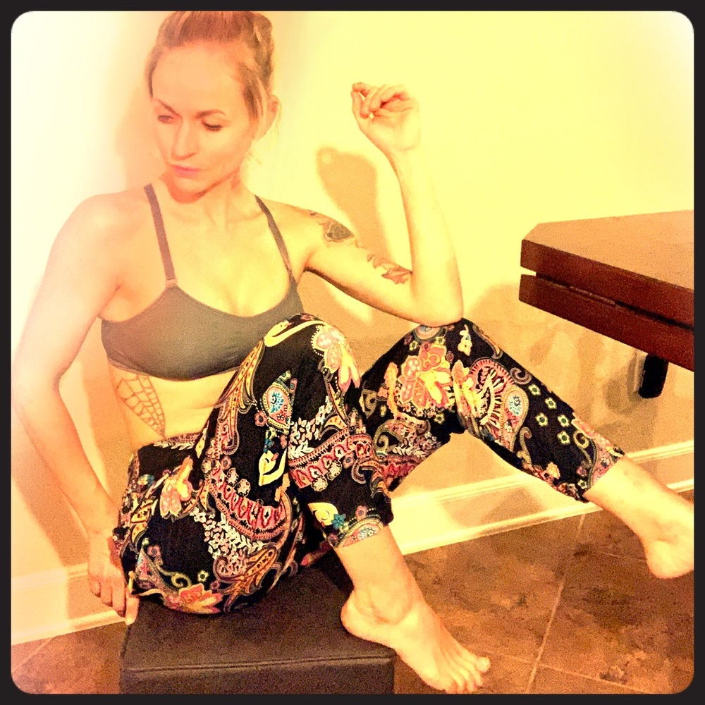 Rad! colored paisley boho pocketed pants